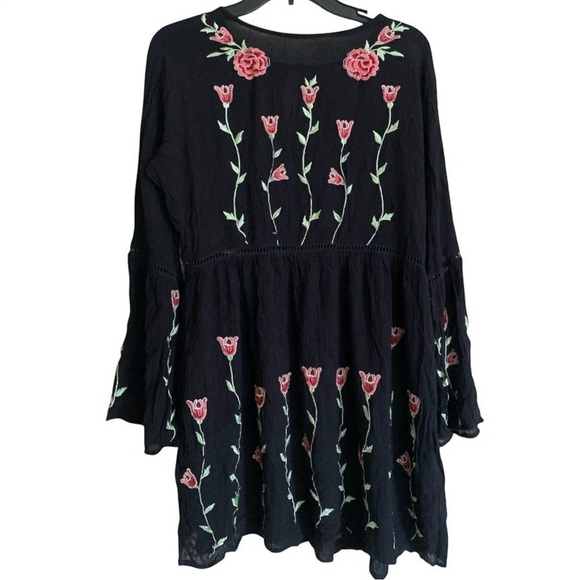 Black Embroidered Tunic Floral Dress, Rayon, Bell Sleeves Keyhole Back Size XXL - Picture 1 of 11